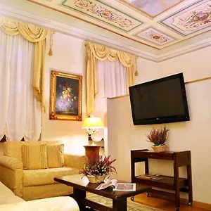 Tornabuoni La Petite Apartahotel Florencia